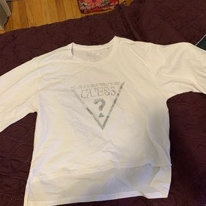 Medium guess shirt(female)